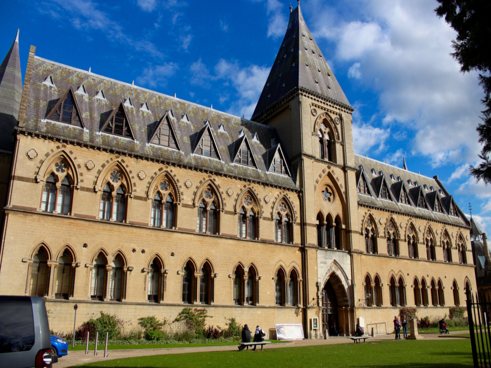 Photo by Neil Turner, CC BY-SA 2.0 licenced